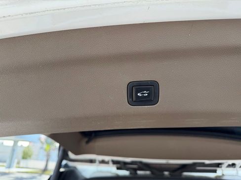 Used 2023 GMC Yukon Denali image 8