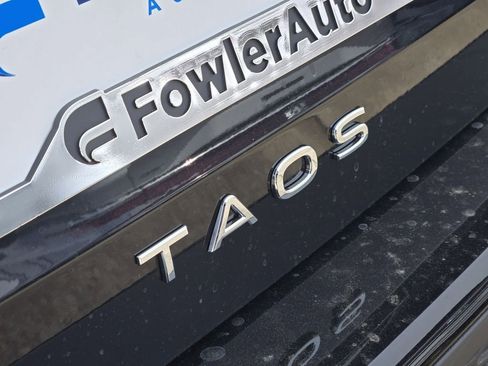 New 2026 Volkswagen Taos SE FWD image 8