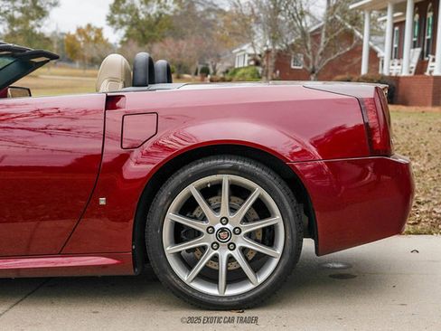 Used 2007 Cadillac XLR V image 5