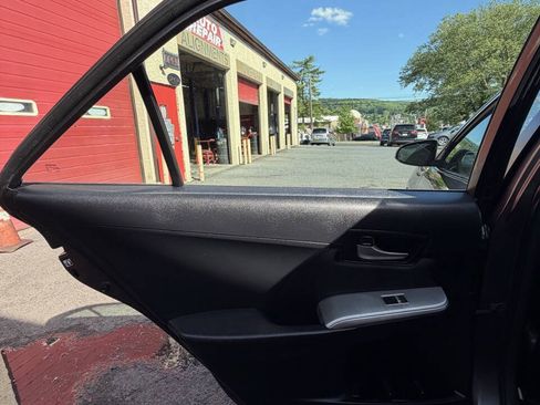 Used 2014 Toyota Camry SE w/ Moonroof Package FWD image 18