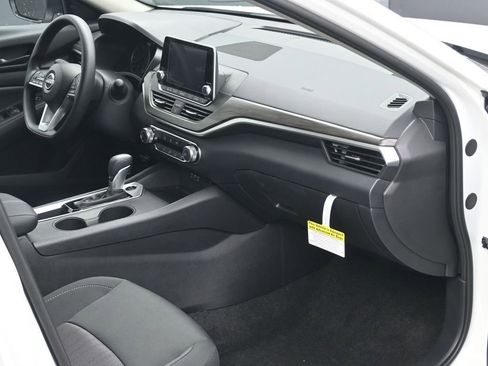 New 2026 Nissan Altima 2.5 SV FWD image 6