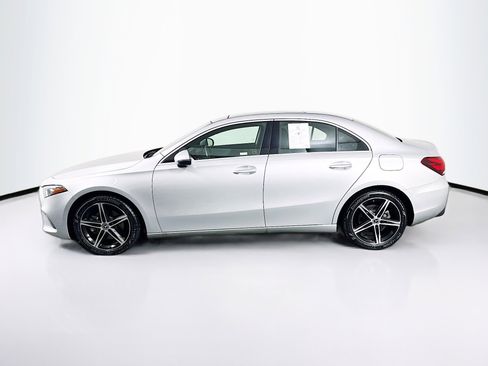 Used 2022 Mercedes-Benz A 220 4MATIC image 4