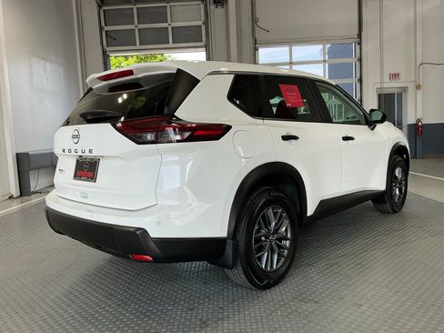 Used 2025 Nissan Rogue S FWD image 22