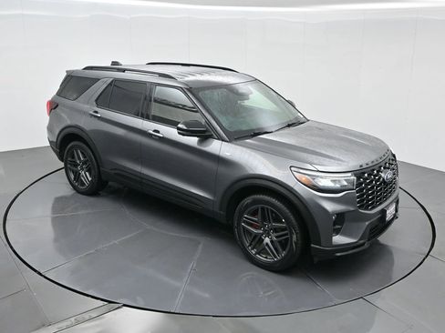 Used 2025 Ford Explorer ST-Line w/ ST-Line Street Pack image 55