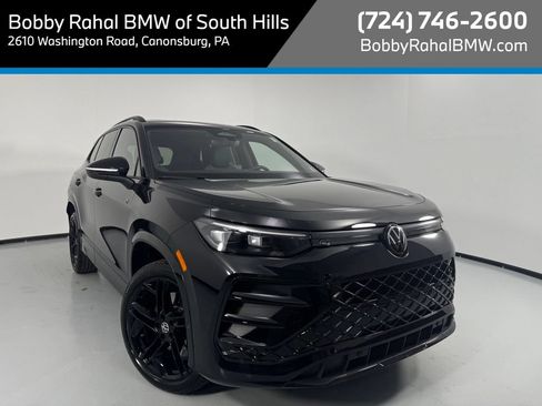 Used 2025 Volkswagen Tiguan SE R-Line AWD/4WD image 1