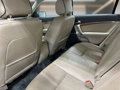 Used 2012 Lincoln MKZ FWD image 9