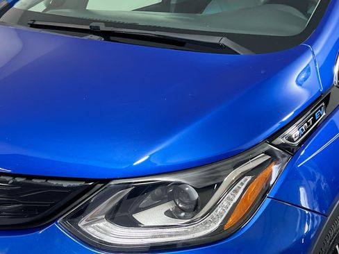 Used 2021 Chevrolet Bolt Premier w/ Infotainment Package FWD image 11