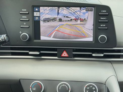 New 2026 Hyundai Elantra SE FWD image 17