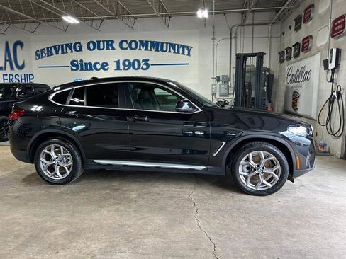 Used 2023 BMW X4 xDrive30i w/ Premium Package image 2