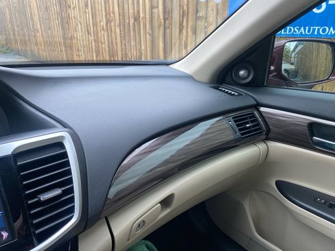 Used 2017 Honda Accord Touring image 19