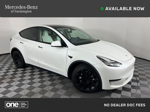 Used 2021 Tesla Model Y Long Range image 1