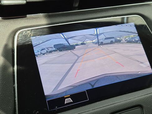 Used 2023 Cadillac XT4 Luxury w/ Cold Weather Package FWD image 16