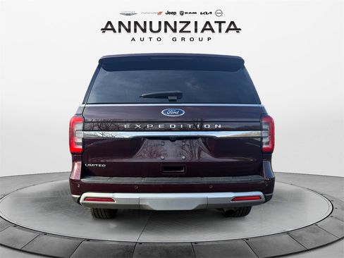 Used 2024 Ford Expedition Limited image 4