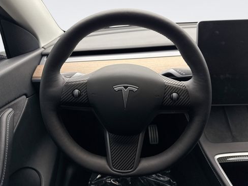 Used 2022 Tesla Model Y Performance image 12
