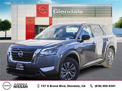 New 2025 Nissan Pathfinder S w/ Cargo Package