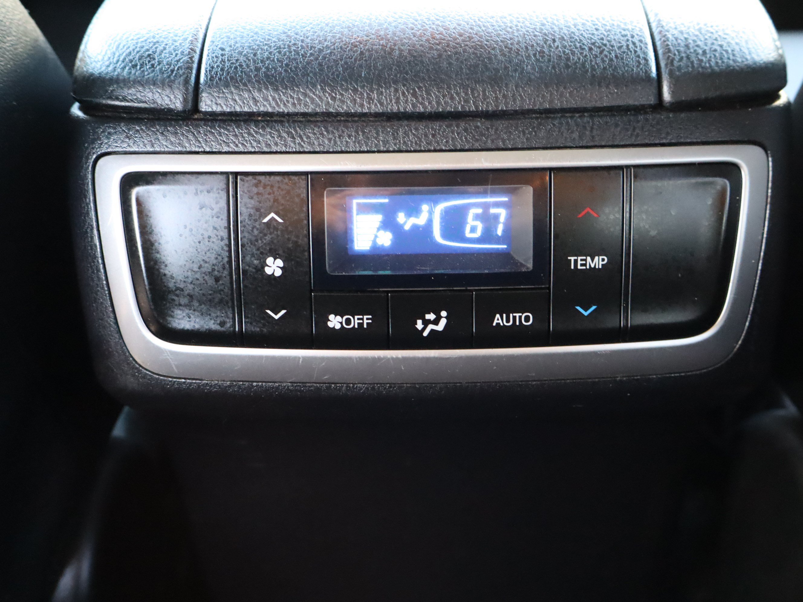 Used 2019 Toyota Highlander XLE AWD/4WD image 13