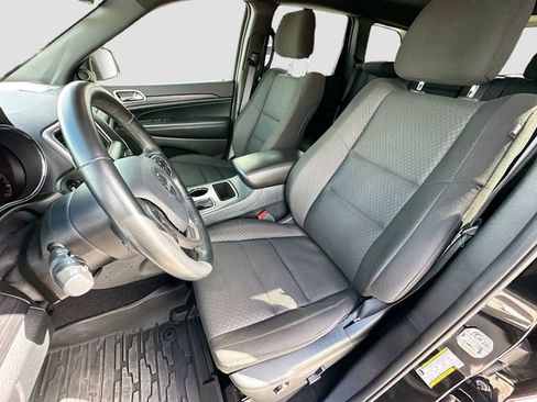 Used 2020 Jeep Grand Cherokee Laredo w/ Security & Convenience Group image 19