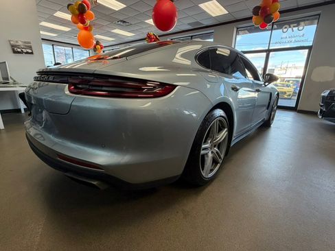 Used 2019 Porsche Panamera 4 image 20