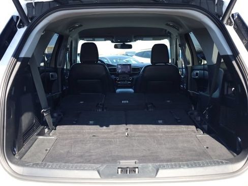 Used 2023 Ford Explorer Limited AWD/4WD image 32