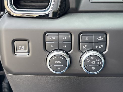 Used 2022 GMC Sierra 1500 Denali AWD/4WD image 31