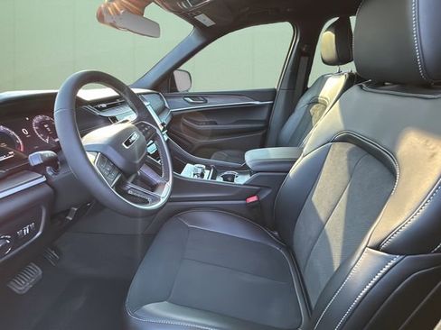 New 2026 Jeep Grand Cherokee Altitude AWD/4WD image 19