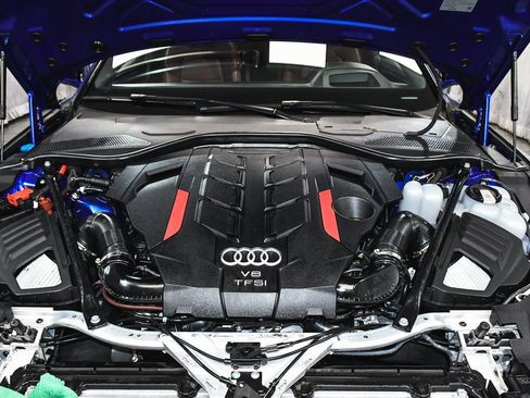 Used 2024 Audi S8 w/ S8 Comfort Plus Package image 77