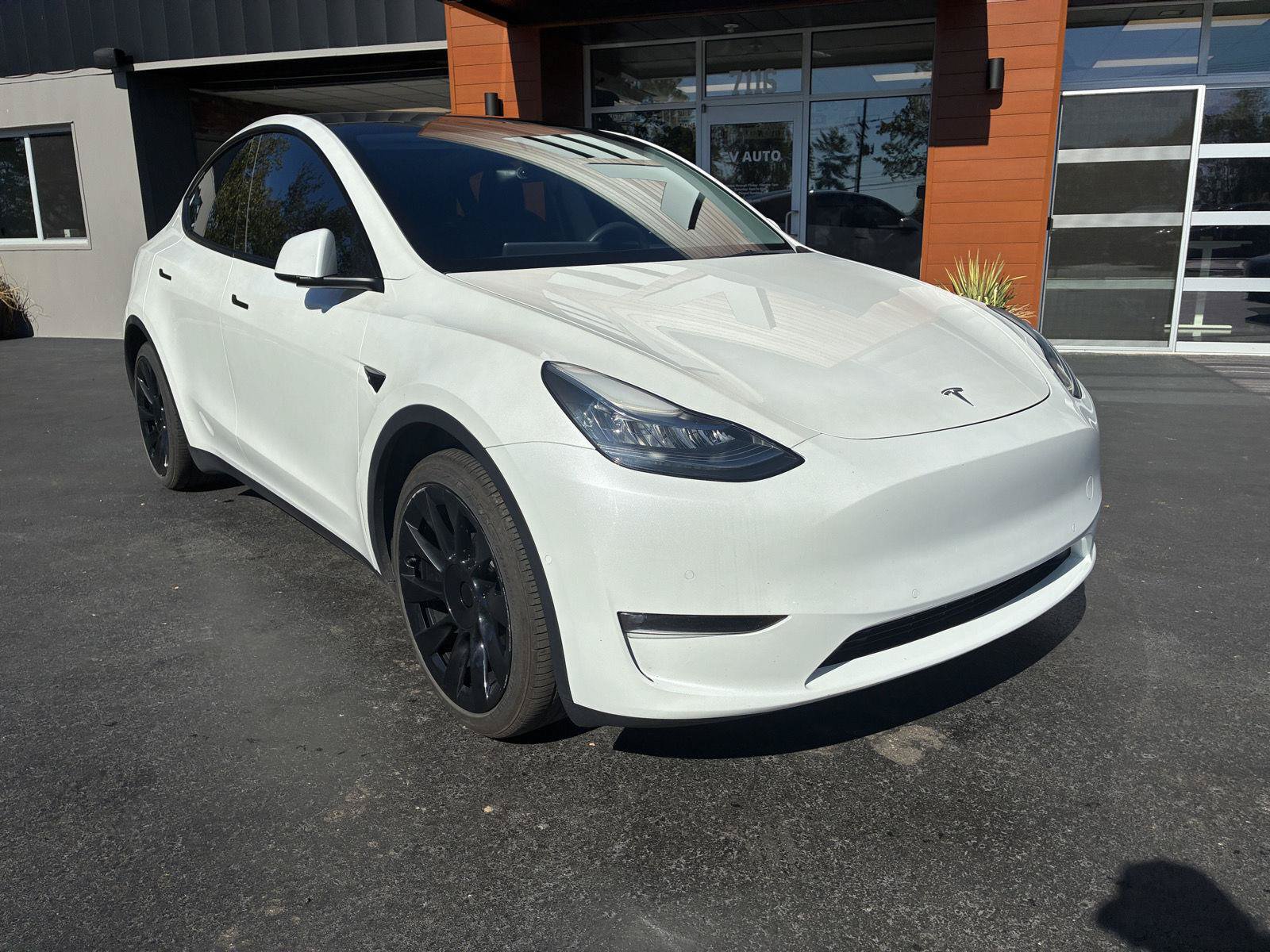 Used 2021 Tesla Model Y Long Range AWD/4WD image 2