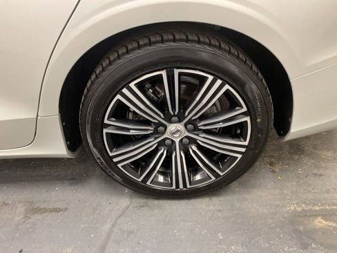 Used 2021 Volvo S60 T8 Inscription image 30