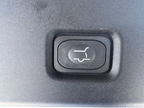 New 2026 Ford Expedition Active image 16