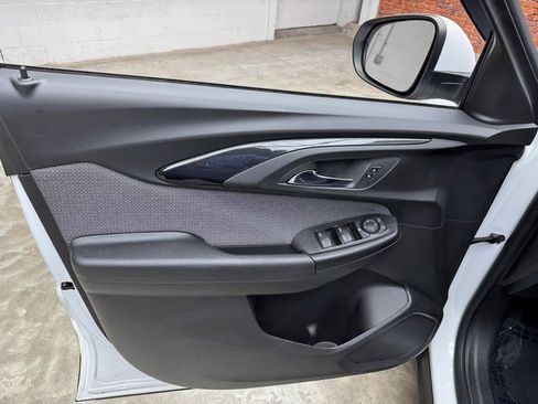 Used 2021 Chevrolet TrailBlazer LT w/ Driver Confidence Package image 10