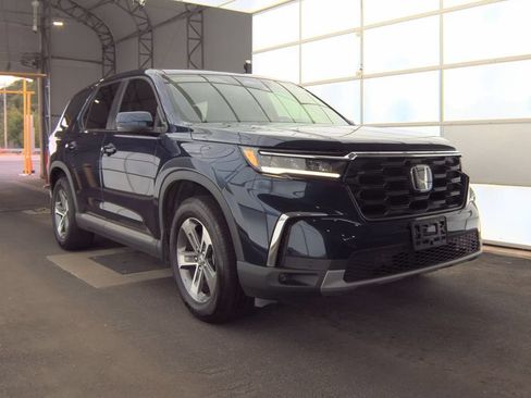 Used 2025 Honda Pilot EX-L image 3