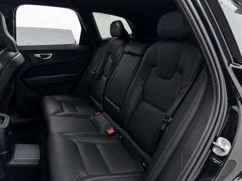 Used 2024 Volvo XC60 T8 Ultimate w/ Climate Package image 35
