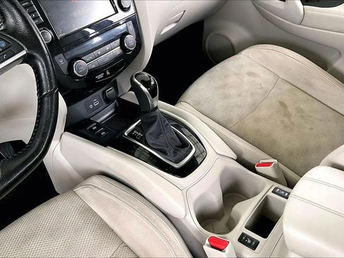 Used 2021 Nissan Rogue Sport SV w/ Technology Package FWD image 15