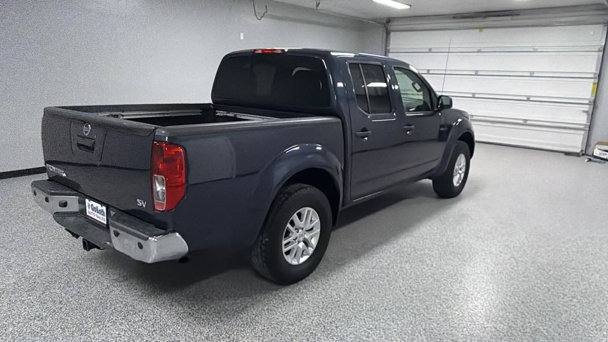 Used 2015 Nissan Frontier SV w/ SV Value Truck Package RWD image 3