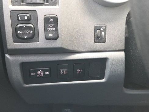 Used 2011 Toyota Tundra 4x4 Double Cab w/ Tow Pkg image 21