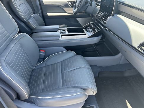 Used 2022 Lincoln Navigator Black Label AWD/4WD image 13