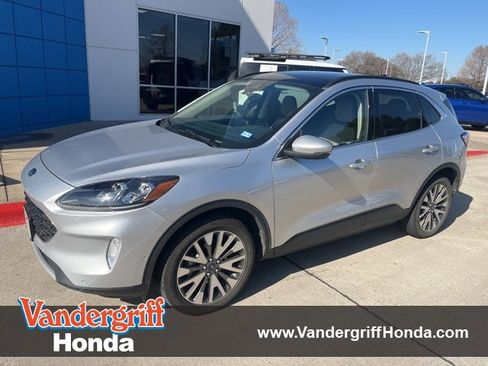 Used 2020 Ford Escape Titanium image 1
