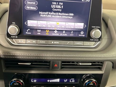 Used 2023 Nissan Rogue SV image 14