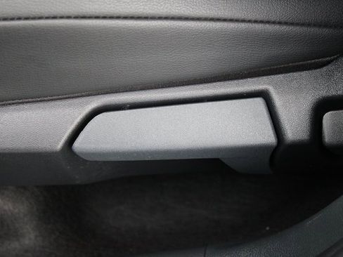 Used 2025 Nissan Kicks SR image 7