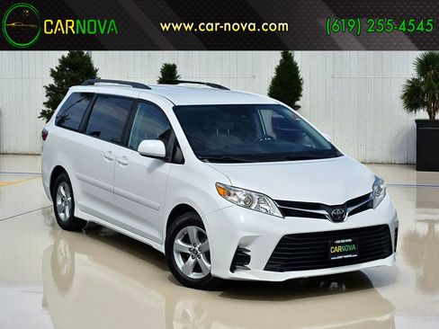 Used 2019 Toyota Sienna LE image 1