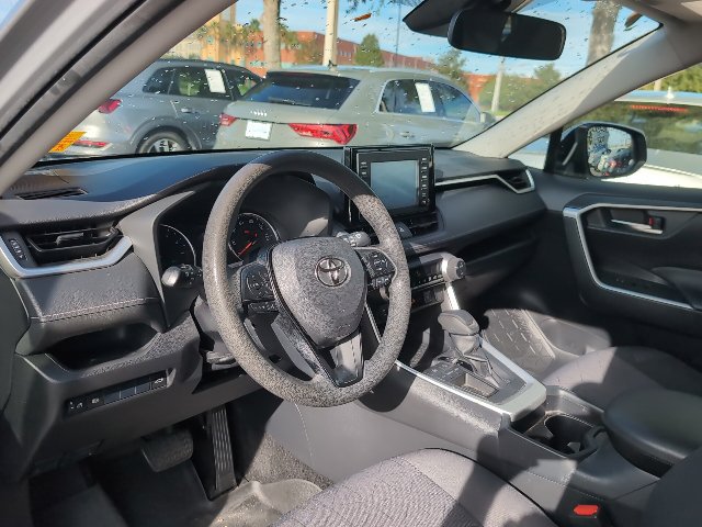 Used 2019 Toyota RAV4 XLE w/ Convenience Package FWD image 8