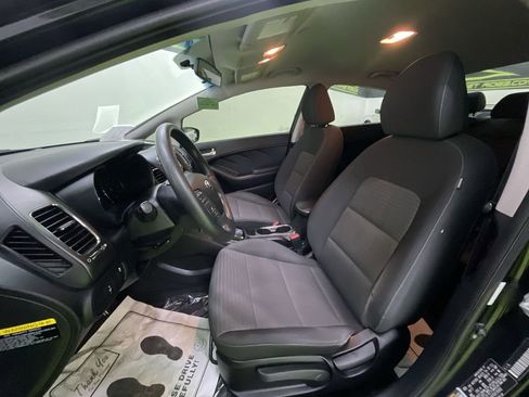 Used 2018 Kia Forte LX w/ LX Popular Package image 16