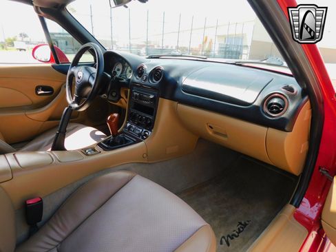 Used 2002 MAZDA MX-5 Miata LS image 19