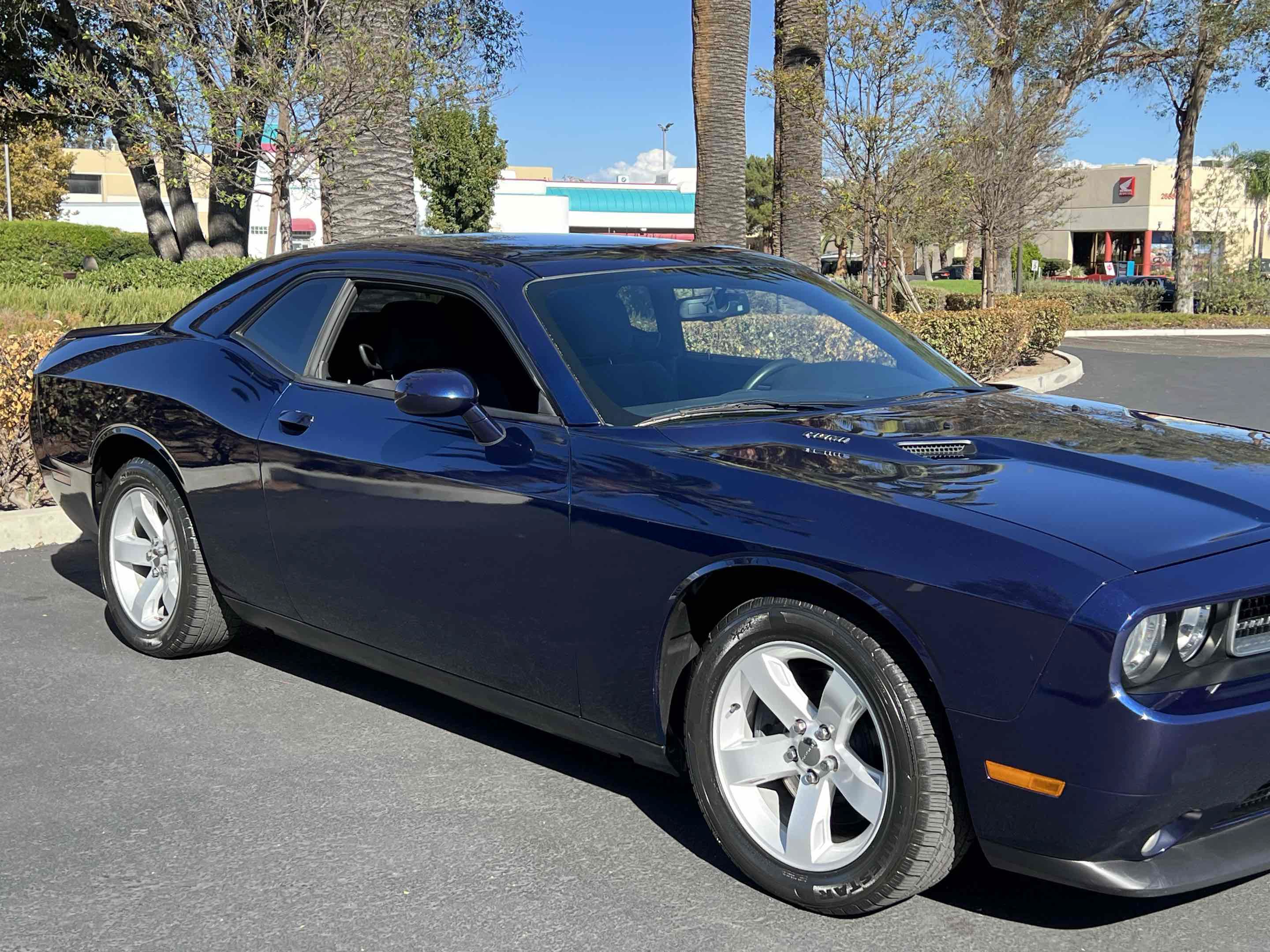 Used 2014 Dodge Challenger R/T RWD image 21