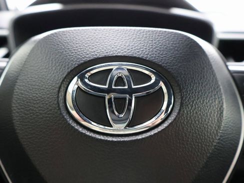 Used 2025 Toyota Corolla XSE image 28