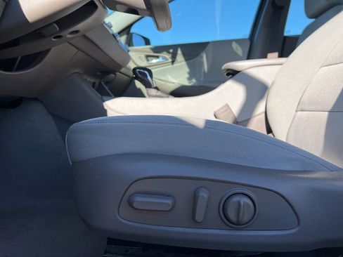 Used 2024 Chevrolet Malibu LT image 11