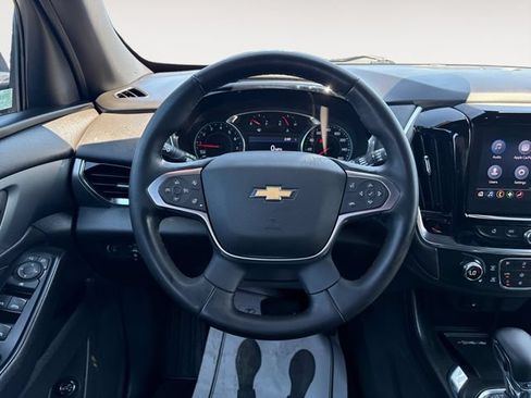 Used 2023 Chevrolet Traverse LT AWD/4WD image 12