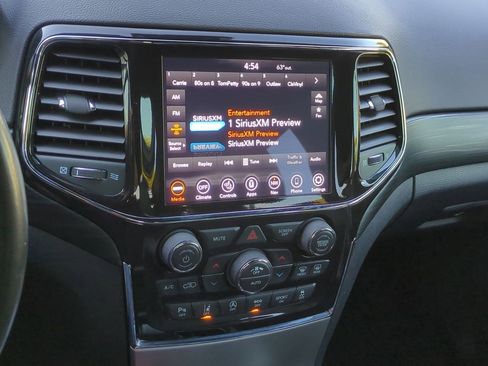 Used 2021 Jeep Grand Cherokee Laredo X image 15