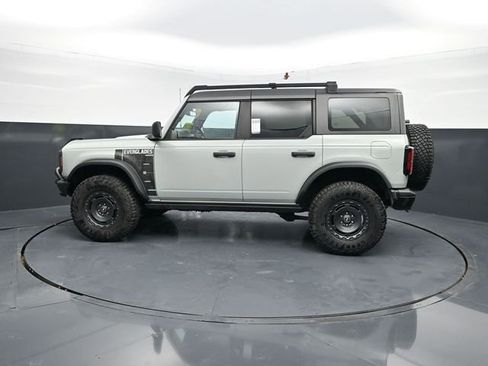 Used 2024 Ford Bronco Everglades image 5