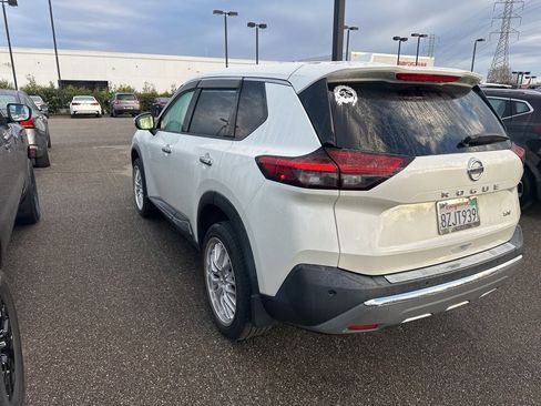 Used 2021 Nissan Rogue SV image 4